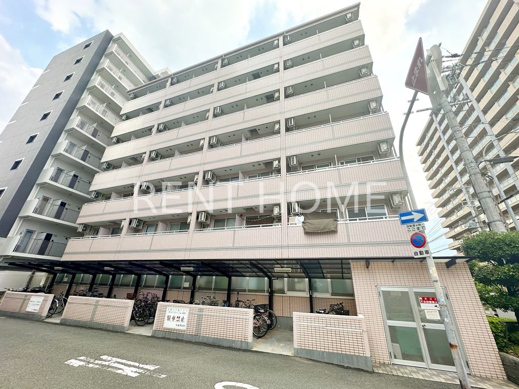 建物外観　鉄骨造７階建て