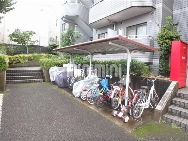 その他共有部分　駐輪場２ヶ所あります