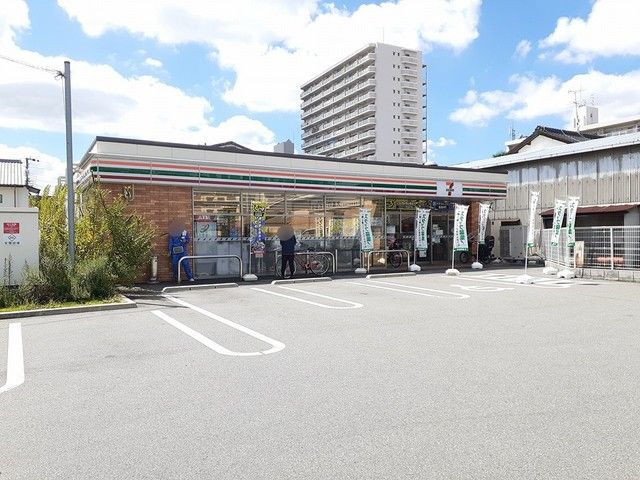 コンビニ　セブンイレブン加美正覚寺店（コンビニ）まで370m