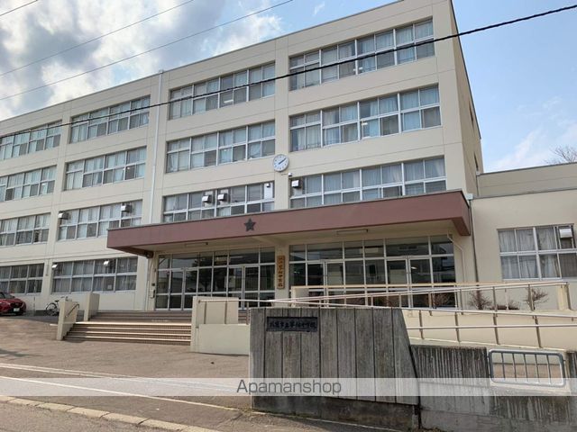 中学校　琴似中学校（中学校）まで88m