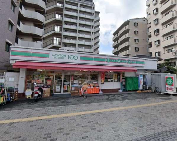 コンビニ　ローソンストア１００（コンビニ）まで966m