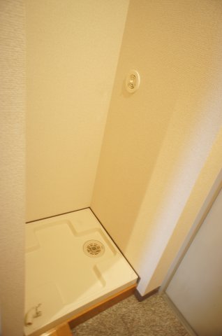 その他設備　洗濯機を雨風から守れます