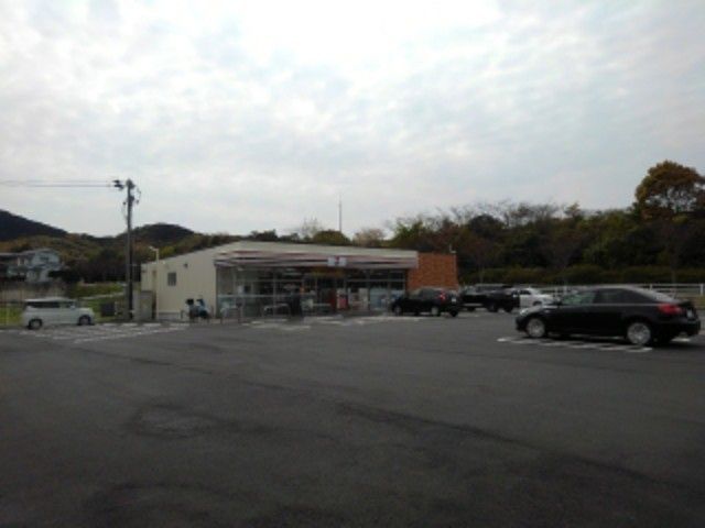 コンビニ　セブンイレブン（コンビニ）まで850m