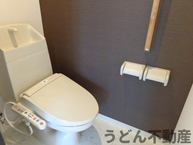 トイレ　うどん県のお部屋探しはうどん不動産へ うどんちゃんとLINE