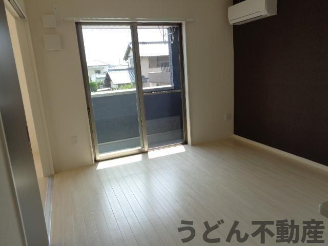 居室・リビング　うどん県のお部屋探しはうどん不動産へ うどんちゃんとLINE