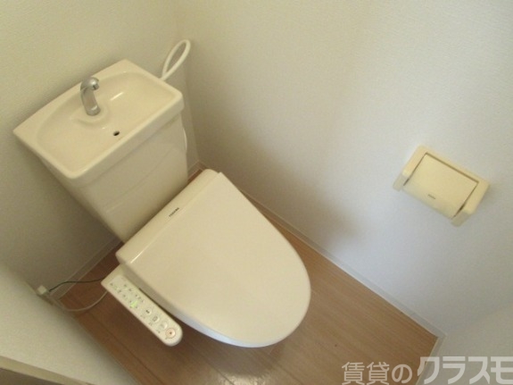 トイレ　冬場も安心の温水洗浄便座！