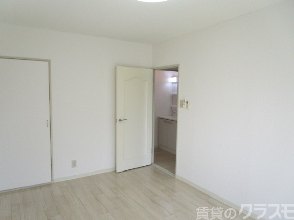 その他部屋・スペース　白を基調にした明るいお部屋です。