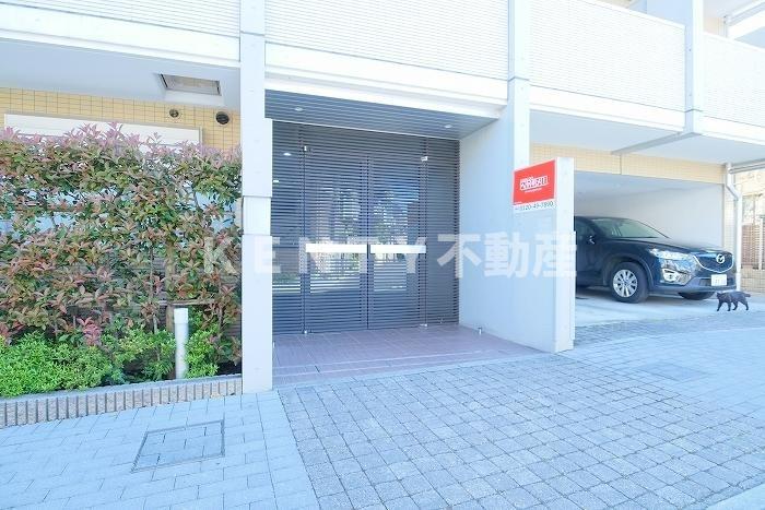 エントランス　建物の内部です