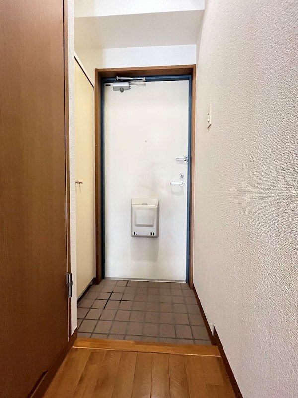 玄関　※他号室写真