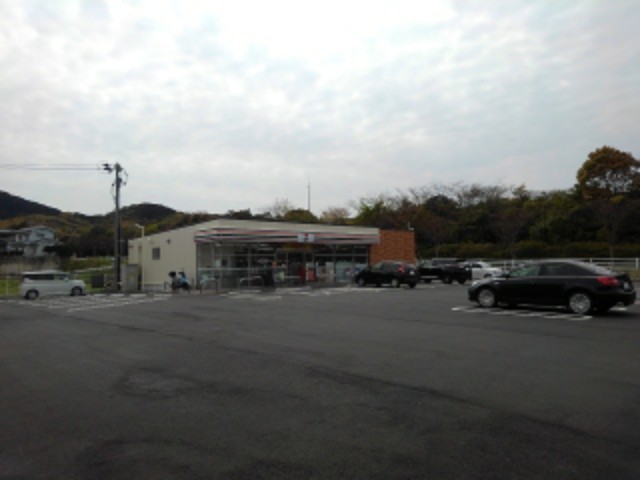 コンビニ　セブンイレブン（コンビニ）まで850m