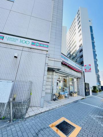 コンビニ　ローソンストア１００（コンビニ）まで493m
