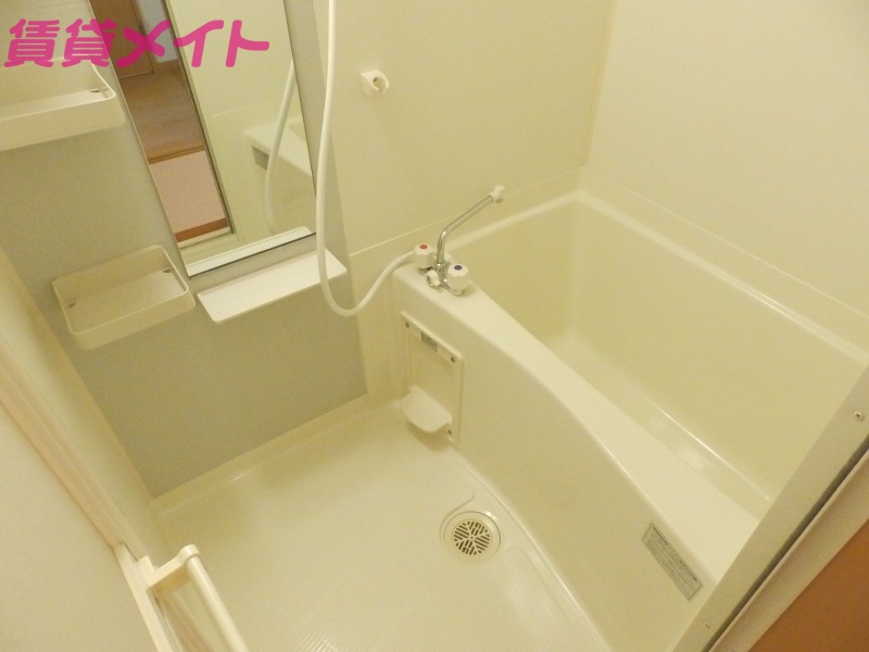 バス・シャワールーム　同型部屋写真です。