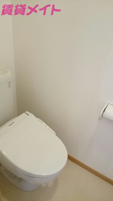 トイレ　同型部屋写真です。