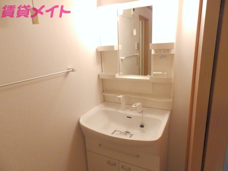 洗面設備　同型部屋写真です。