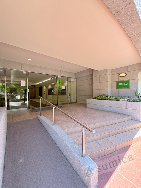 エントランス　高級感と安心感を兼ね備えたマンション