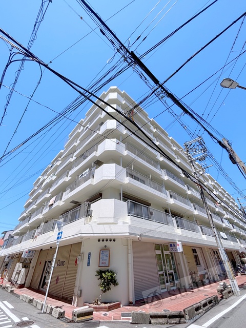 建物外観　重厚感のある外観でワンランク上の暮らしを演出