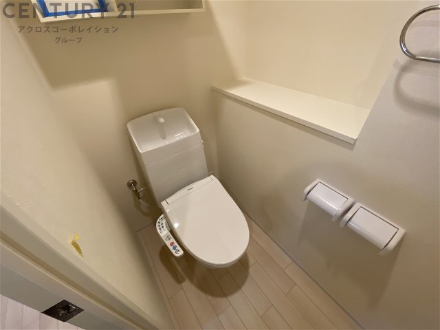 トイレ　温水洗浄便座付きのトイレです♪