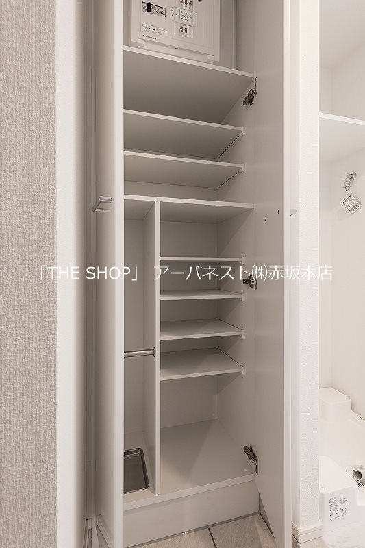 玄関　たっぷり収納できるシューズボックス