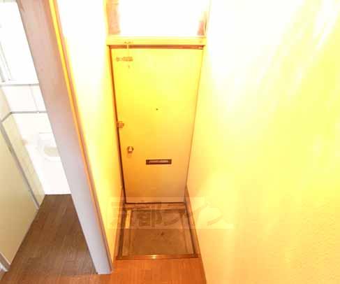 玄関　キッチンから見た玄関です