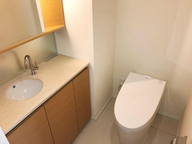 トイレ　落ち着いたトイレです