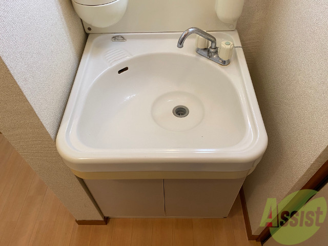 洗面設備　忙しい朝の味方、独立洗面台があるのは嬉しいですね。