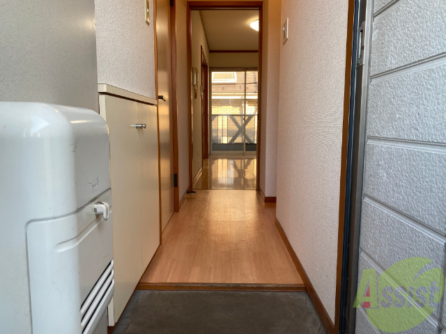 玄関　玄関から見た景色はこちらです。イメージできますか。