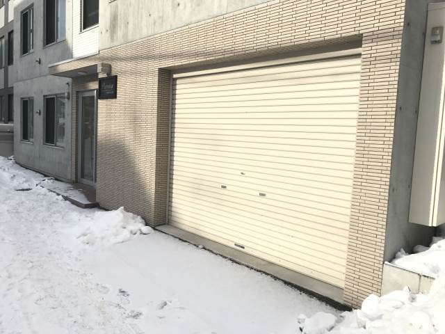 駐車場　車庫