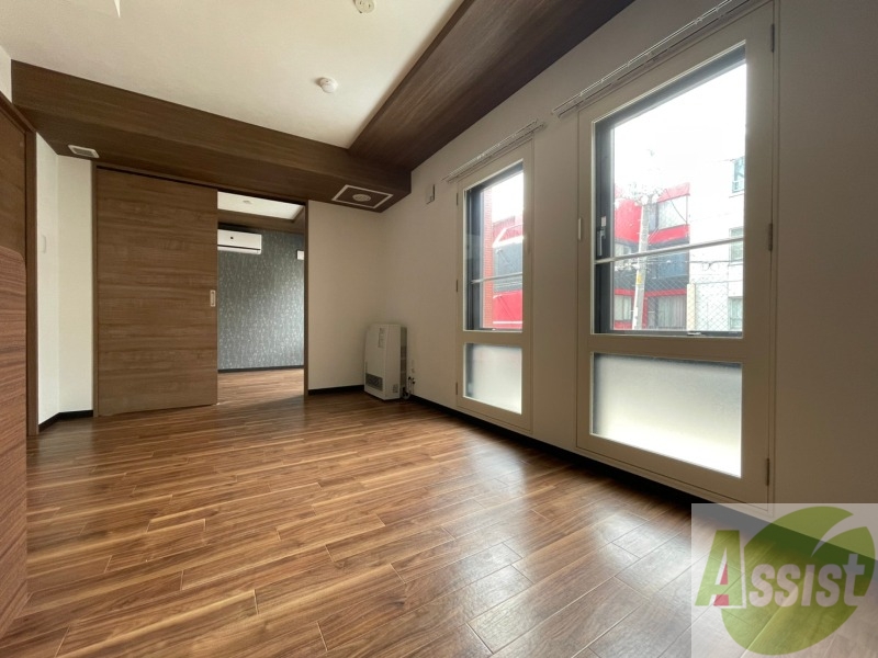 居室・リビング　広くてキレイなお部屋が広がっていて、充実した生活が送れそう。