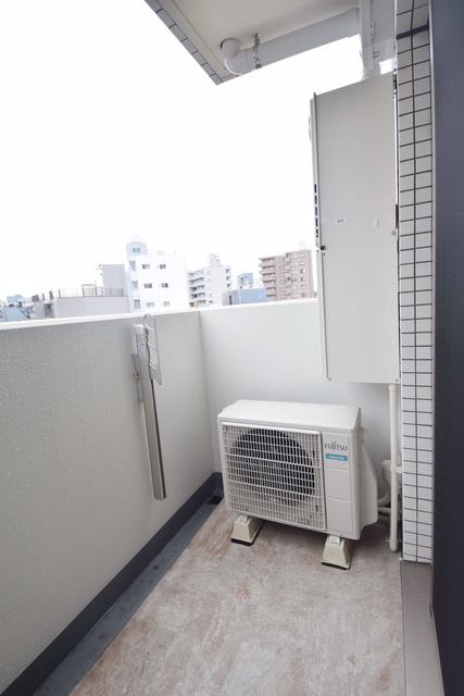 バルコニー　～洗濯物干さなきゃ～