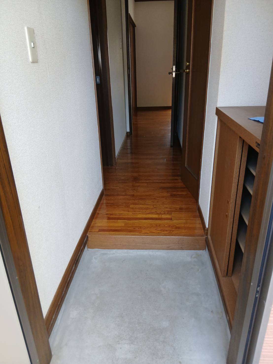 玄関　明るい玄関です