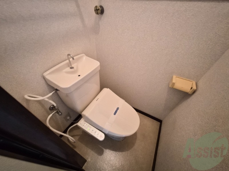 トイレ　トイレは綺麗でウォッシュレットも付いて快適にお使い頂けます。