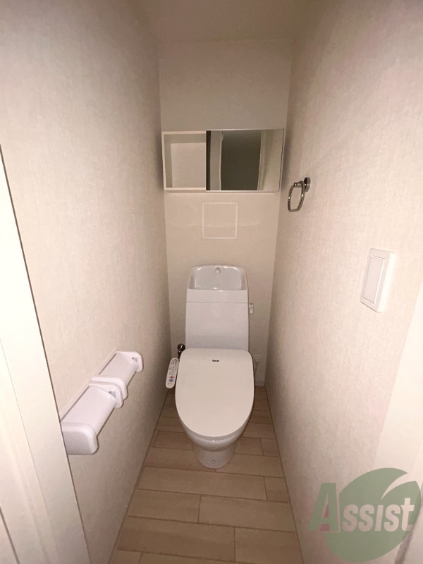 トイレ　トイレは温水洗浄便座となっており、快適に使えます。