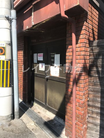 エントランス　建物の内部です
