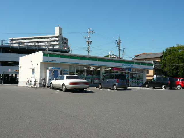 その他　ファミリーマート岡崎伊賀店（その他）まで488m