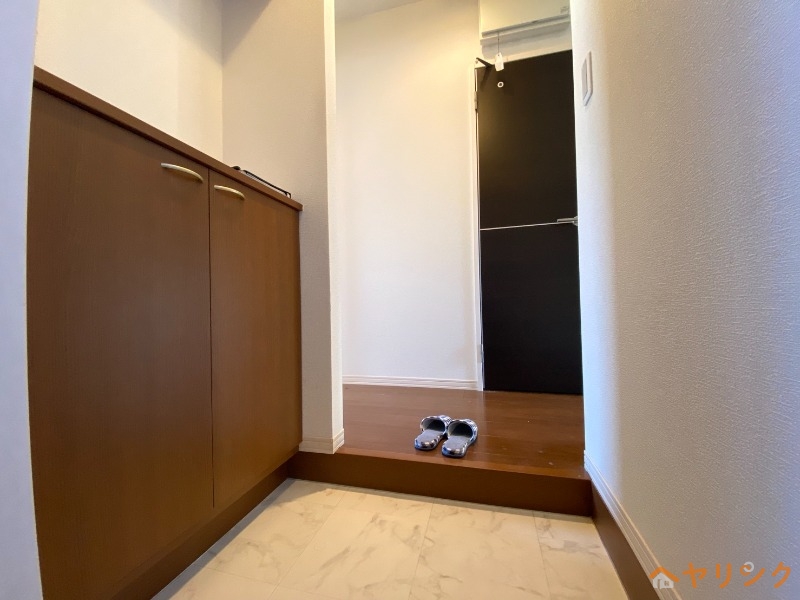 玄関　反転タイプ