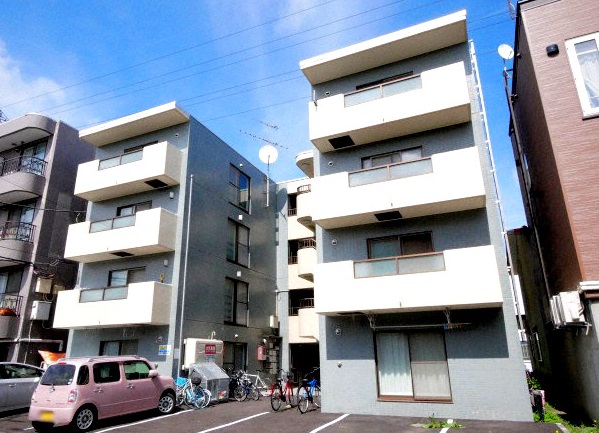 建物外観　お手頃価格の鉄筋マンションです♪