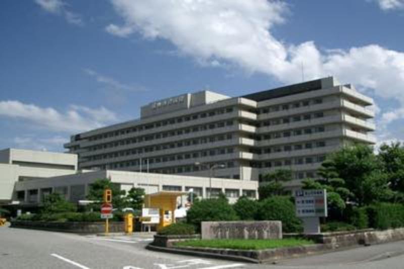 病院　富山市立富山市民病院（病院）まで2400m