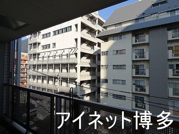 バルコニー　日当たり良好です。
