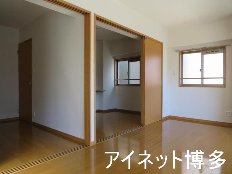 その他部屋・スペース　広々とした洋室です。