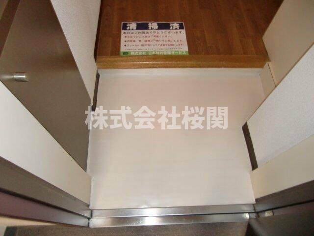 玄関　?