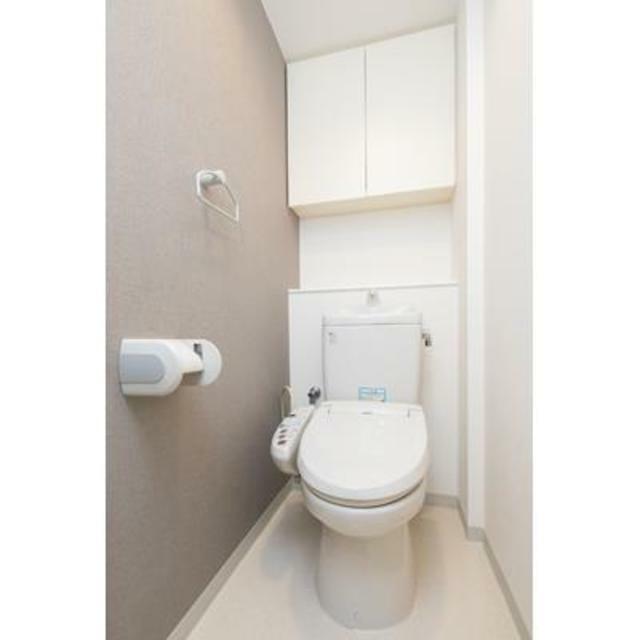 トイレ　※写真は同タイプ住戸です。