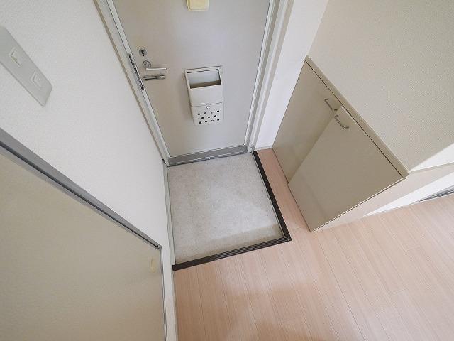 玄関　収納もある玄関です