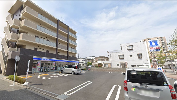 コンビニ　ローソン（コンビニ）まで79m