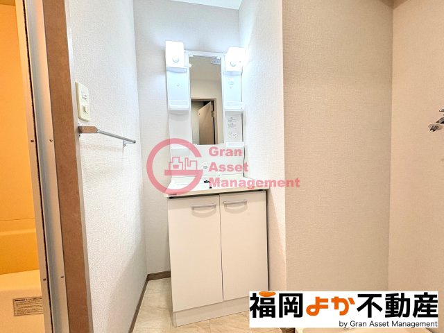 洗面設備　独立洗面台で身支度をすべて済ませてしまいましょう