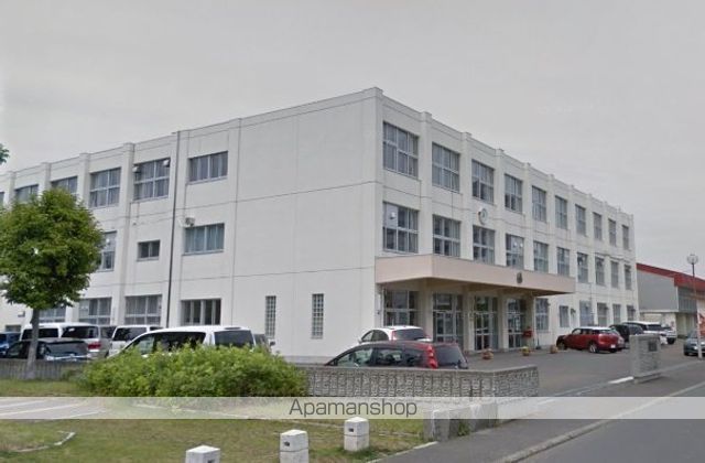 中学校　屯田中学校（中学校）まで565m