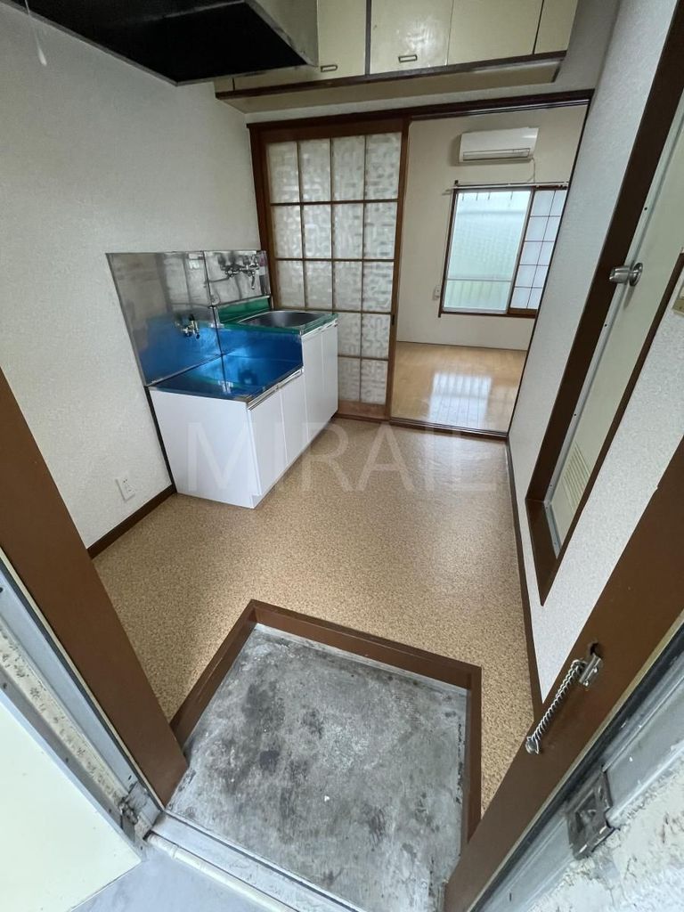 玄関　※別号室参考写真