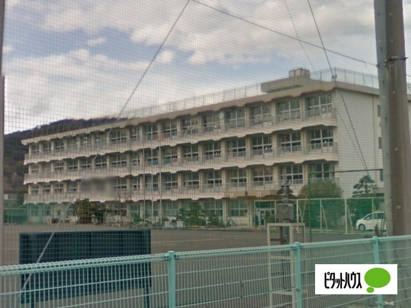 中学校　富士市立岩松中学校（中学校）まで714m