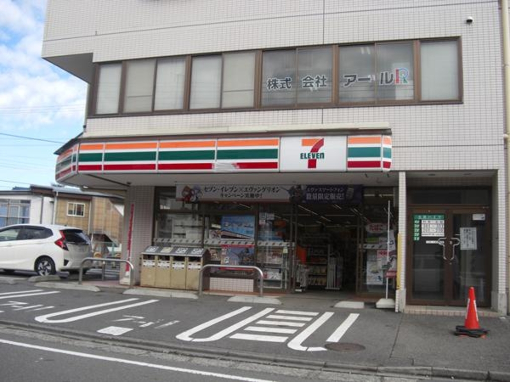 コンビニ　セブンイレブン 横浜坂本町店（コンビニ）まで589m