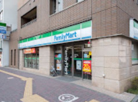 コンビニ　ファミリーマート本駒込六丁目店（コンビニ）まで223m