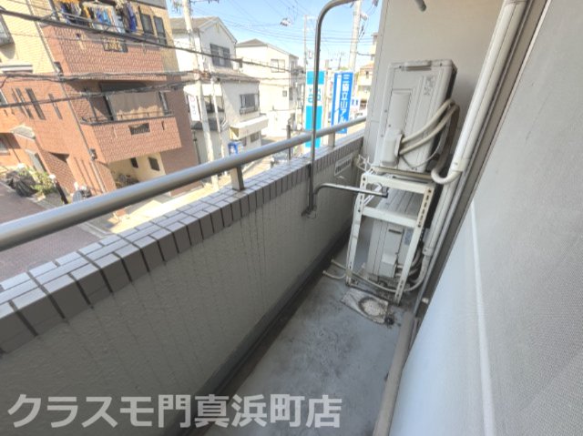 バルコニー　イメージとして同マンション他部屋を表示しています